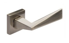 Handle "iNOVO Entry Q"