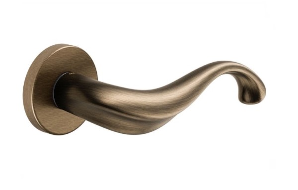 Handle "DND Latina"