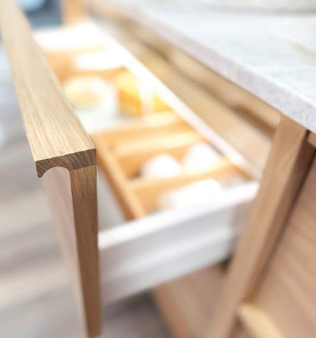 Spintelė su "HOME" su "Dekton®" betono stalviršiu ir pastatomu "VESSEL" praustuvu