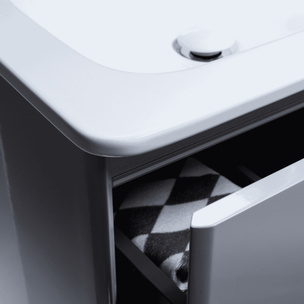 Spintelė "SOFT" su chromo spalvos rankenomis ir...