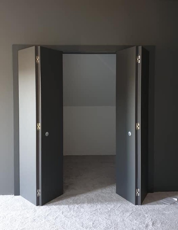 Sulankstomos dvigubos vidaus durys "FOLDING"...